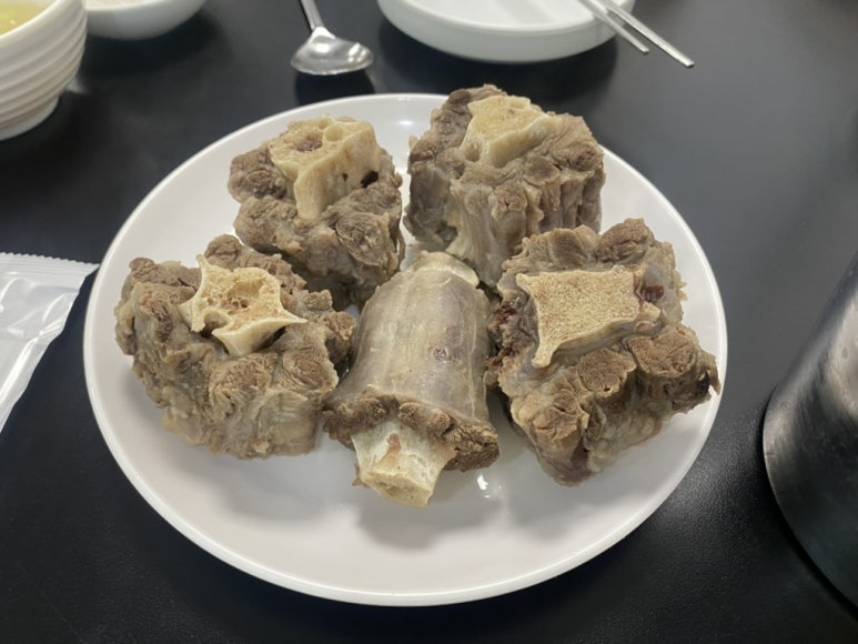 피양옥 꼬리수육 소 다섯 조각