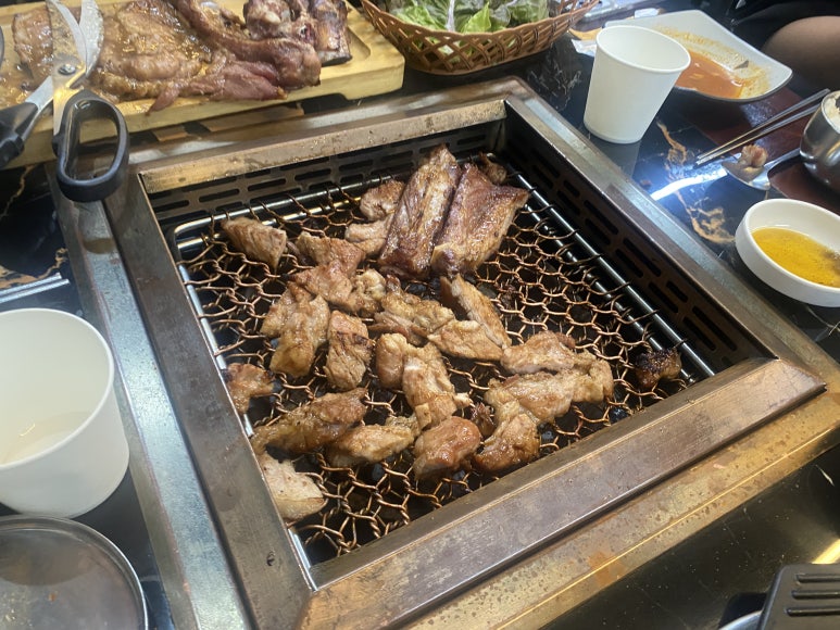 밥과 잘 어울렸던 돼지 양념갈비