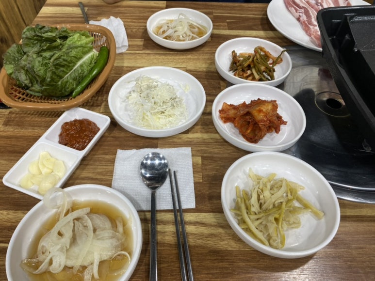두봉건강숯불갈비의 상차림
