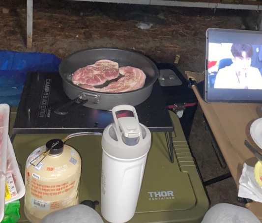 추포 캠핑장에서 왕초언니냄비로 구운 고기
