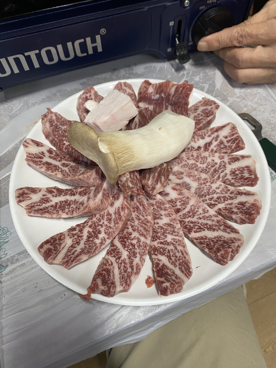 생갈비살 한 접시