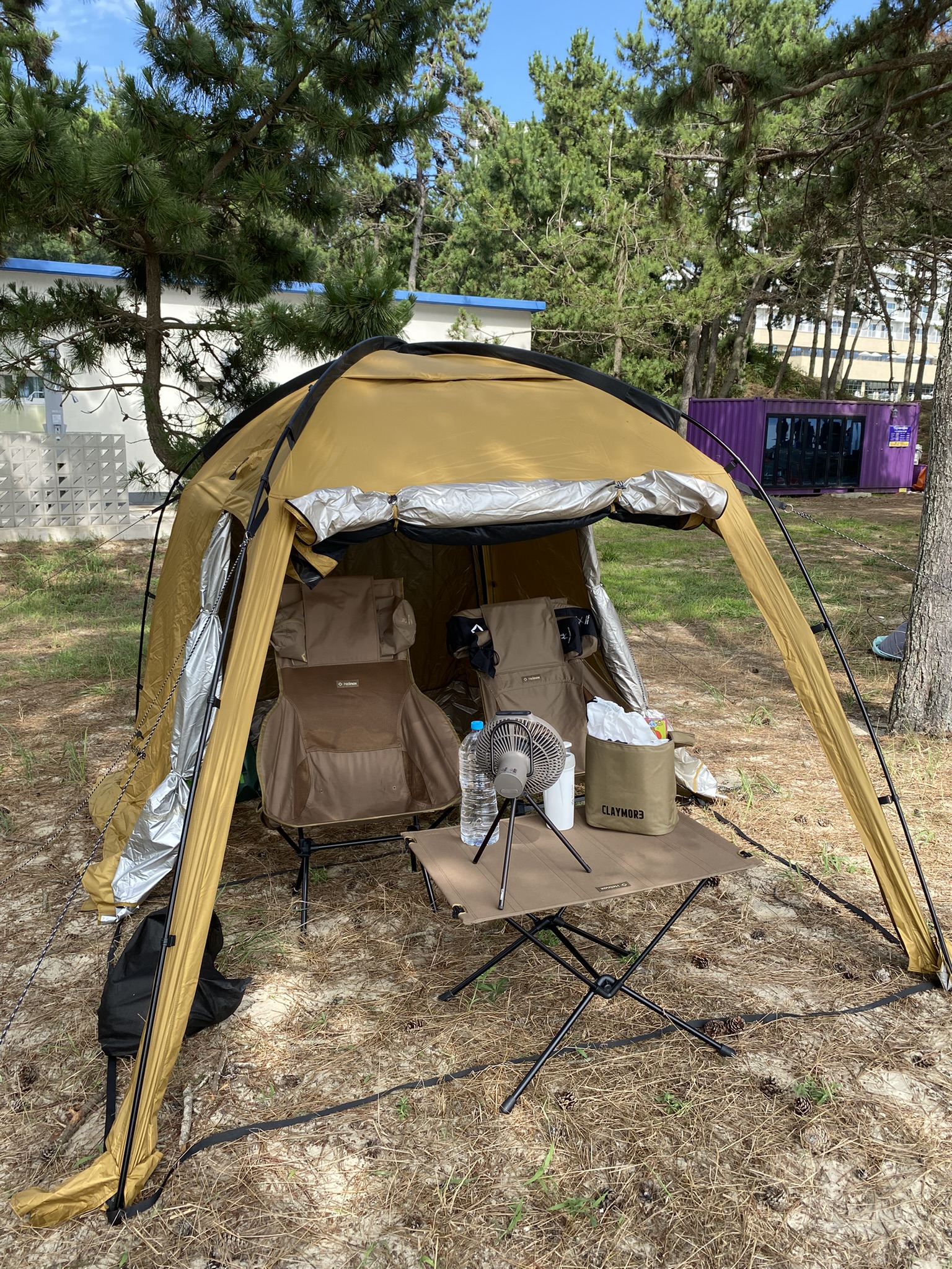 낚시와 캠핑에서 사용하는 사바나체어와 선셋체어