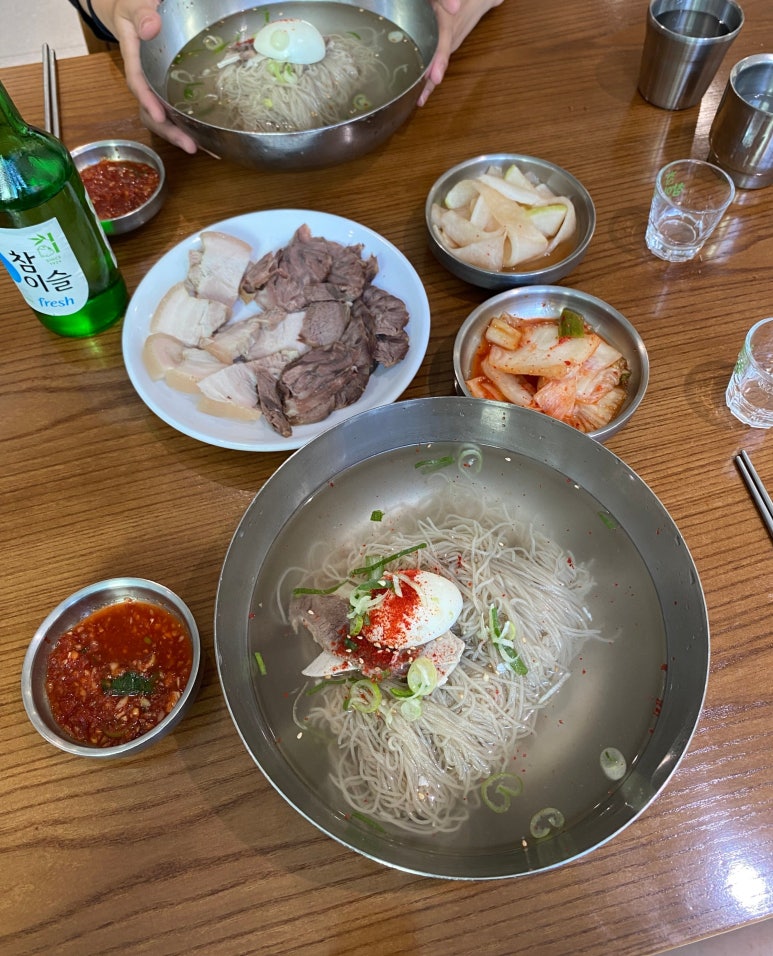 을지면옥 방문 장면